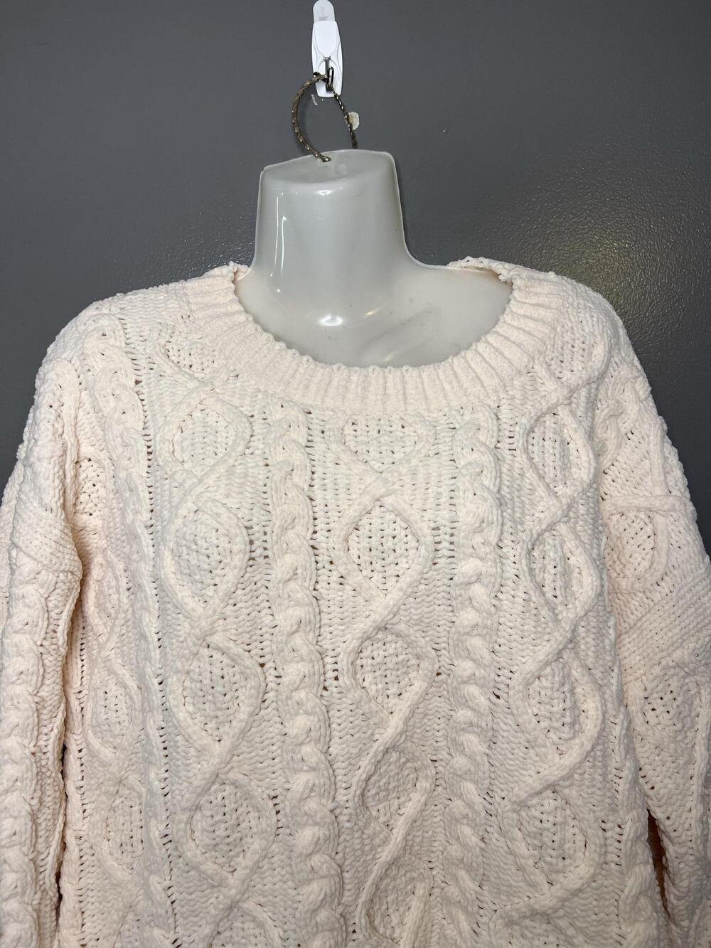 POL Sweater Womens Medium White Cable Knit Crew Neck Heavyweight Pullover Cozy